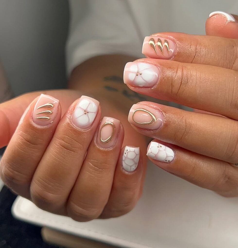 unhas com ranhuras