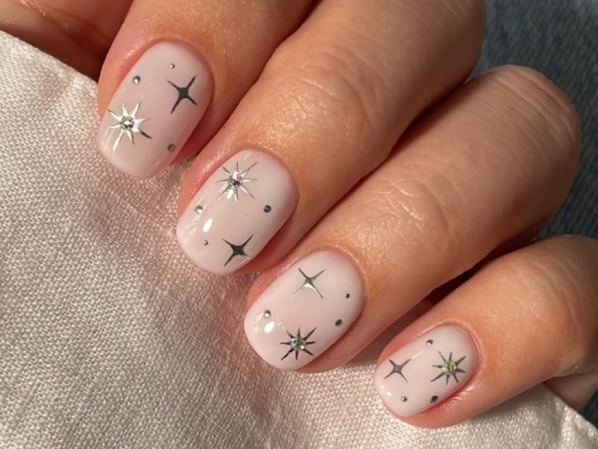 ideias unhas com strass para noivas