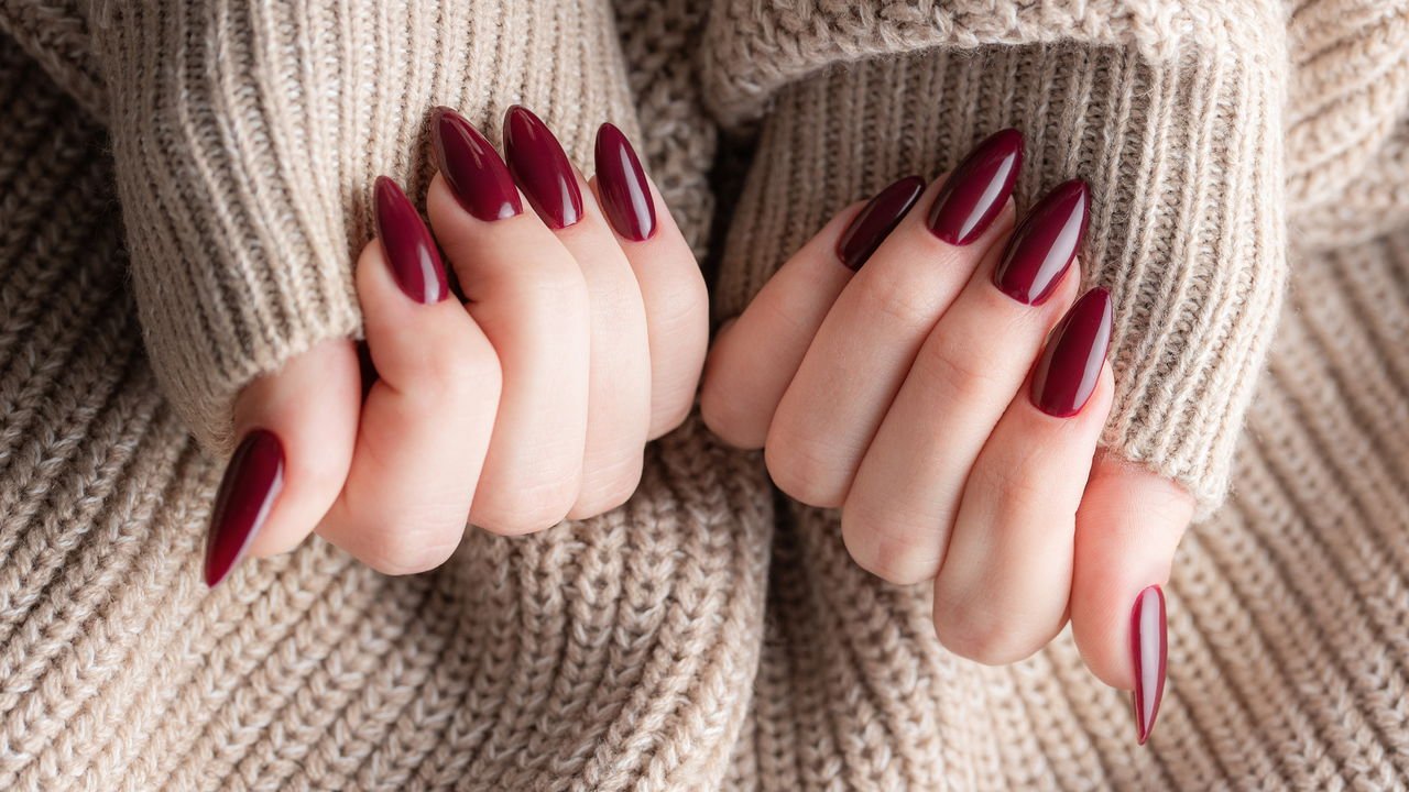 Esmalte cor de cereja