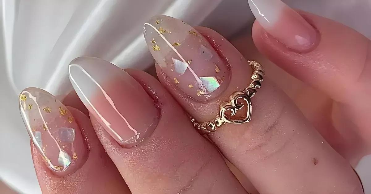 unhas claras manchadas como resolver