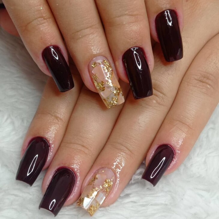 unha cor vinho decorada