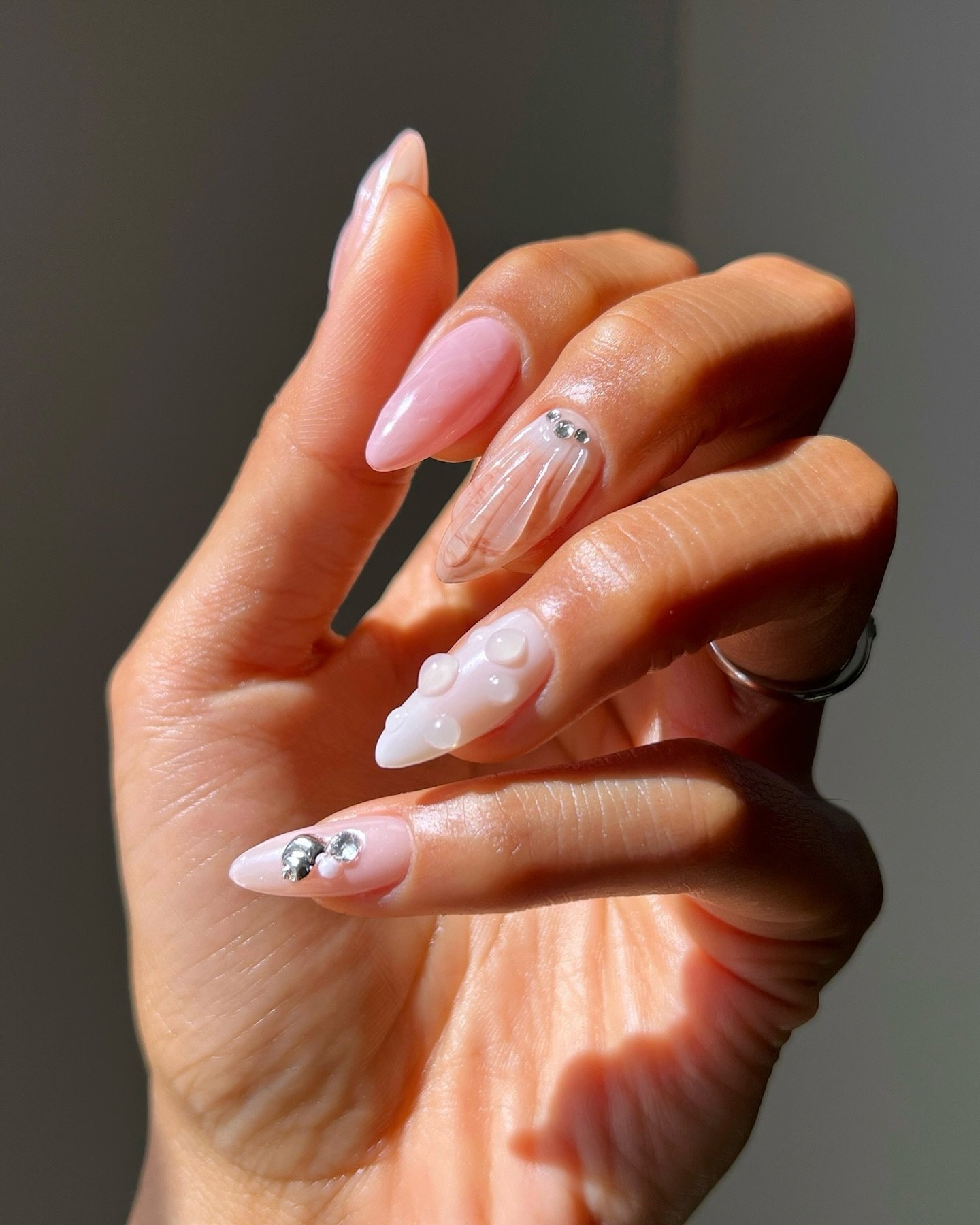 5 ideias de títulos:
1. Desvendando as Unhas Coreanas: Estilos
