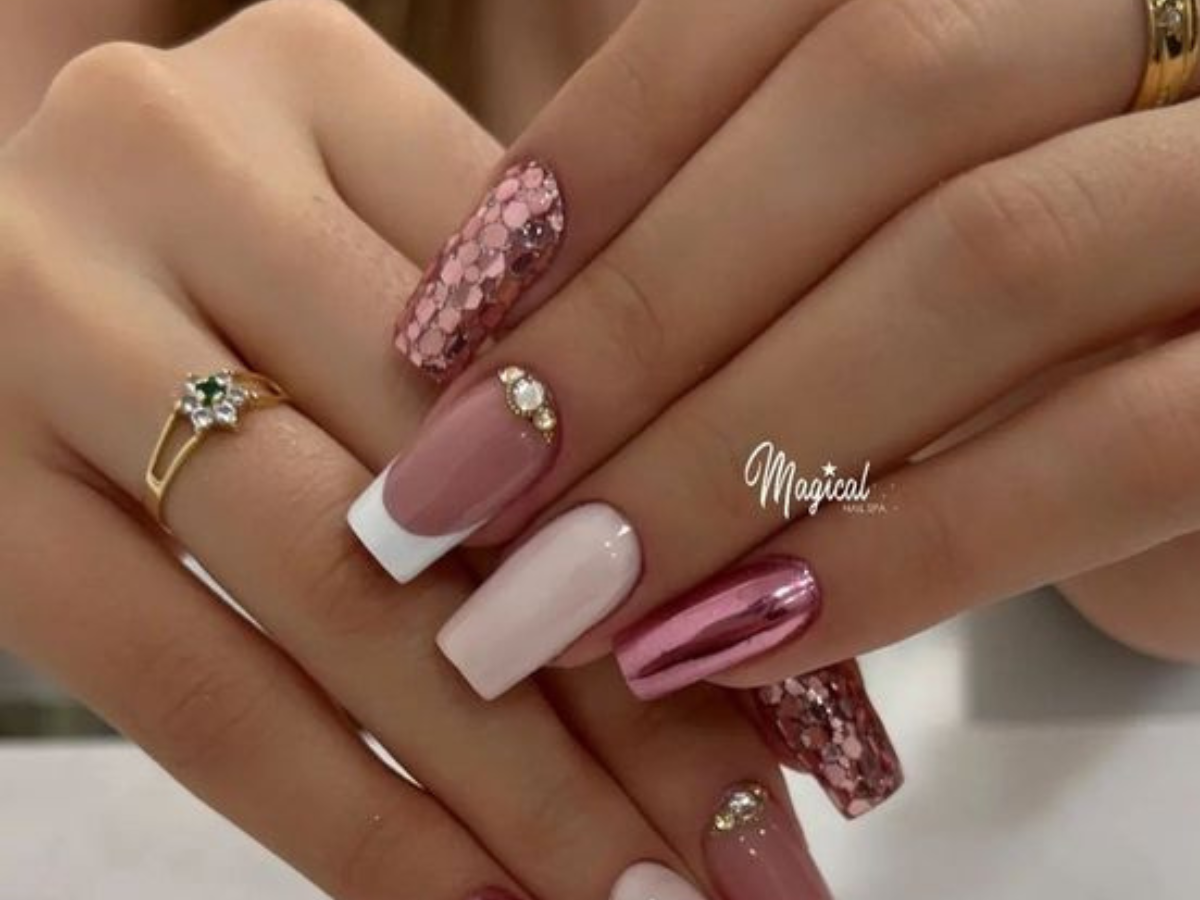 Rosé Gold e Pink Espelhado: As Variações Mais Quentes de Unhas Cromadas
4. Como Fazer Unhas Cromadas Rosa em Casa: Dicas de Aplicação e Produtos
5. Unhas Cromadas Rosa: Inspirações e Tendências para Arrasar nas Festas