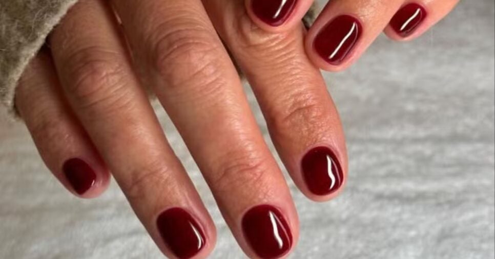 Tendências de Esmaltes para Unhas Curtas em 2024/2025