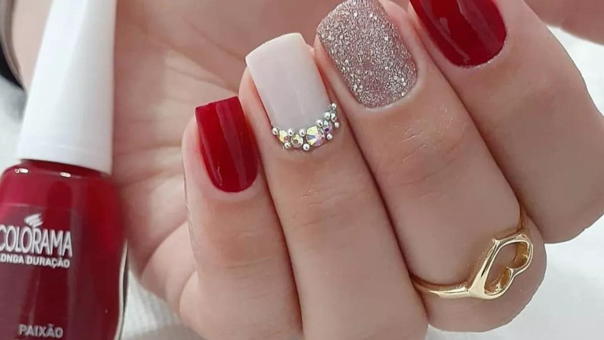 unhas curtas decoradas minimalistas