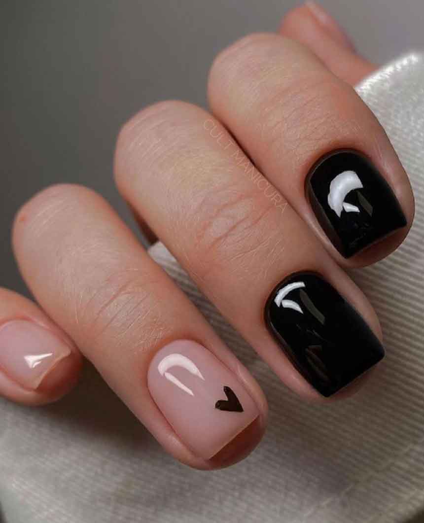 unhas curtas com pontos de luz