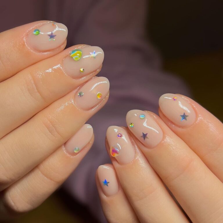 unhas curtas nude