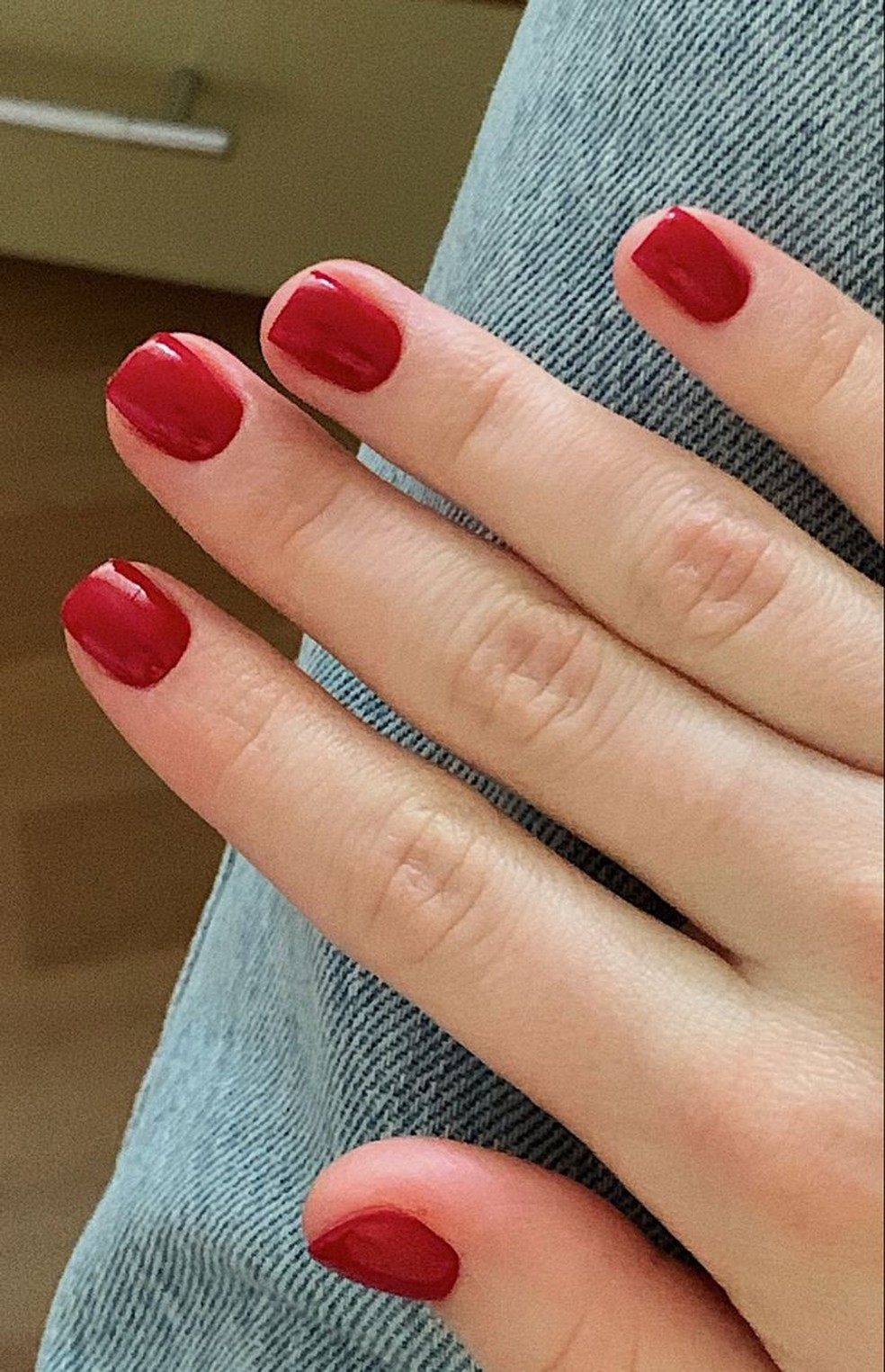 erros comuns ao pintar unhas curtas de vermelho