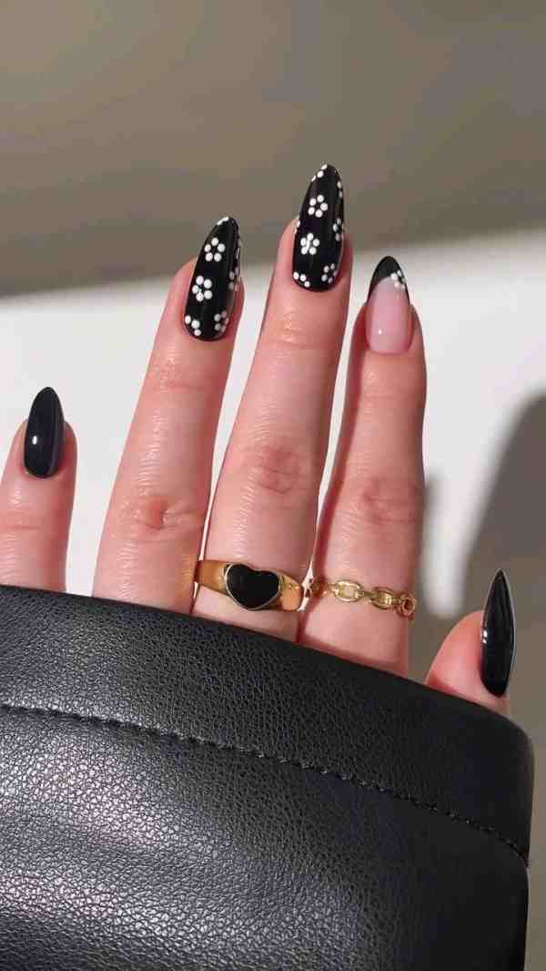 unha preta sem motivo aparente