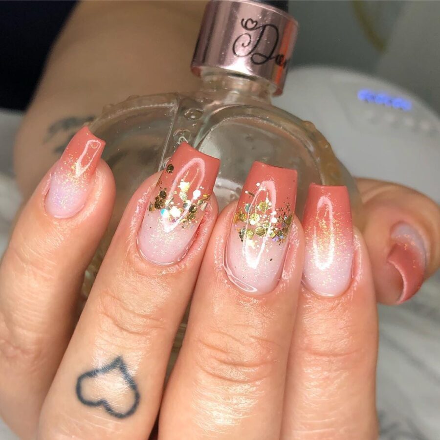 como fazer banho de gel em unhas fracas