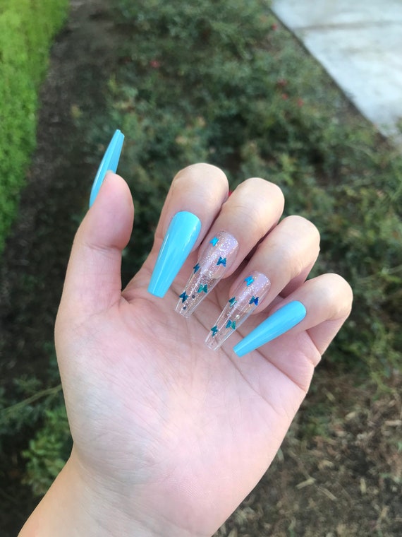 unha decorada borboleta azul