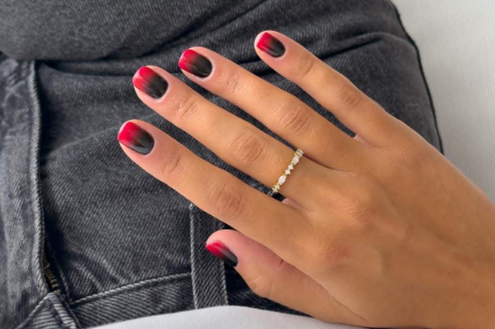 5 ideias de títulos:
1. Unhas de Bruxa: O Guia Completo para Fantasias e Nail Art
2. Desvende o Mistério das Unhas de Bruxa: De Acessórios a Símbolos Místicos
3. Nail Art 