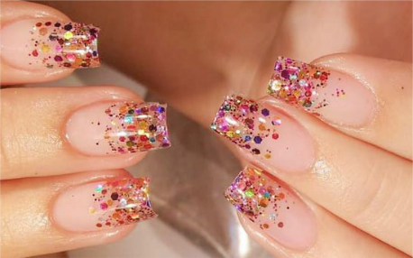 Francesinha Colorida e Unhas Cromadas: Inovações para o Carnaval 2026