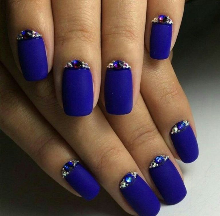 unha de fibra azul escuro com strass