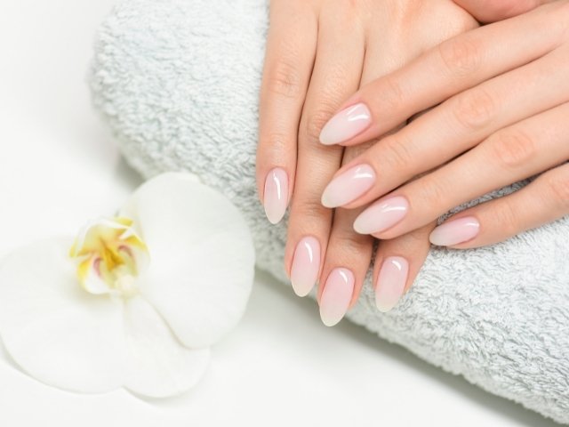 como fazer unha de fibra branca