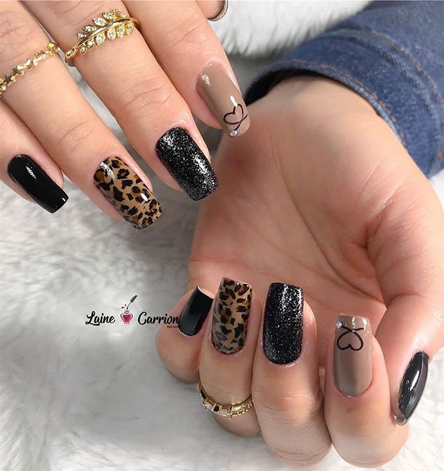 manutenção unha de fibra de vidro preta amendoada