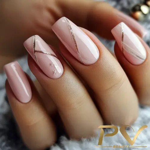 unha de fibra decorada com flores rosa