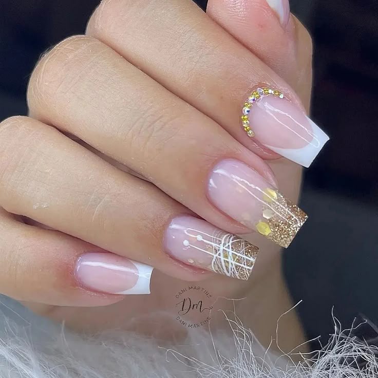 inspiração unha de fibra francesinha decorada