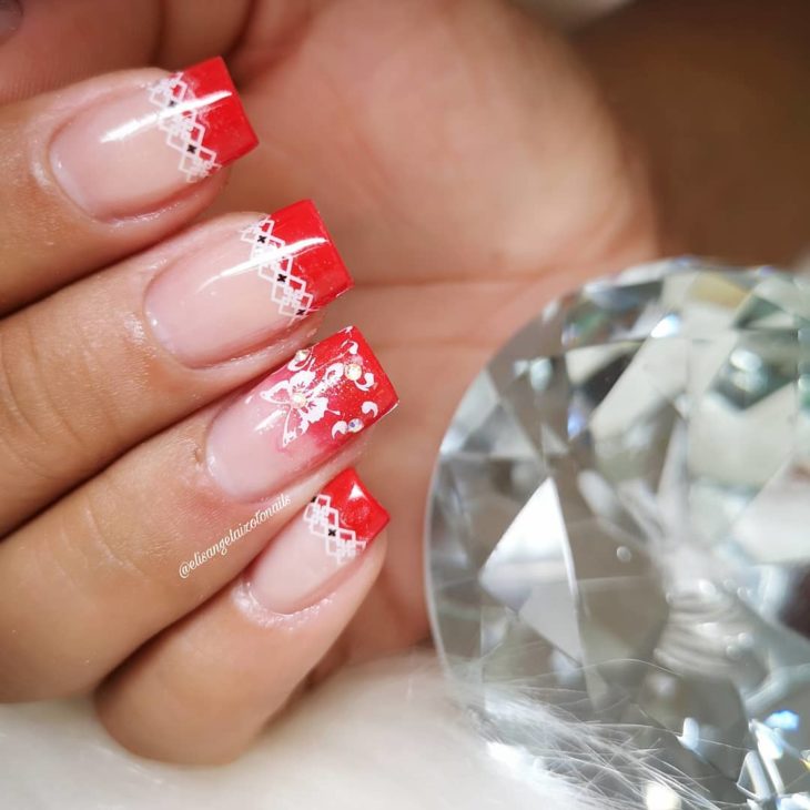 como evitar quebra na unha de fibra vermelha