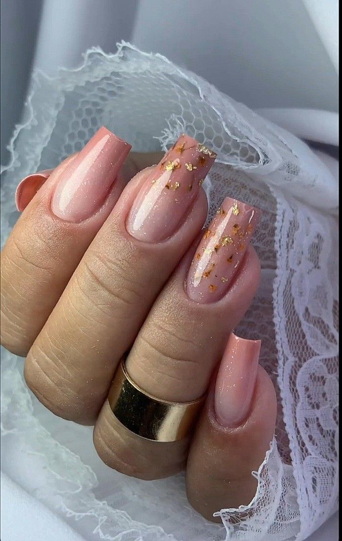 unha de gel almond decorada