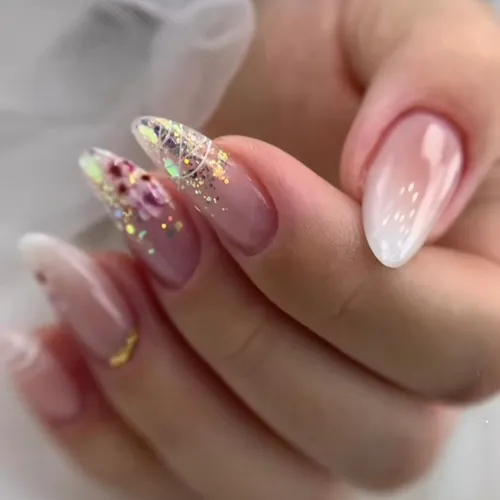 unha de gel amendoada