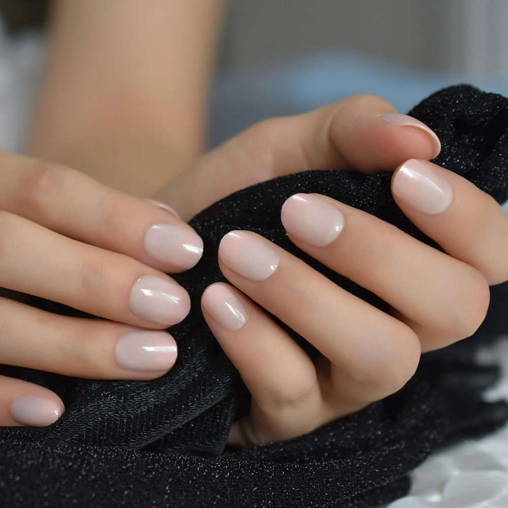 unha de gel nude arredondada