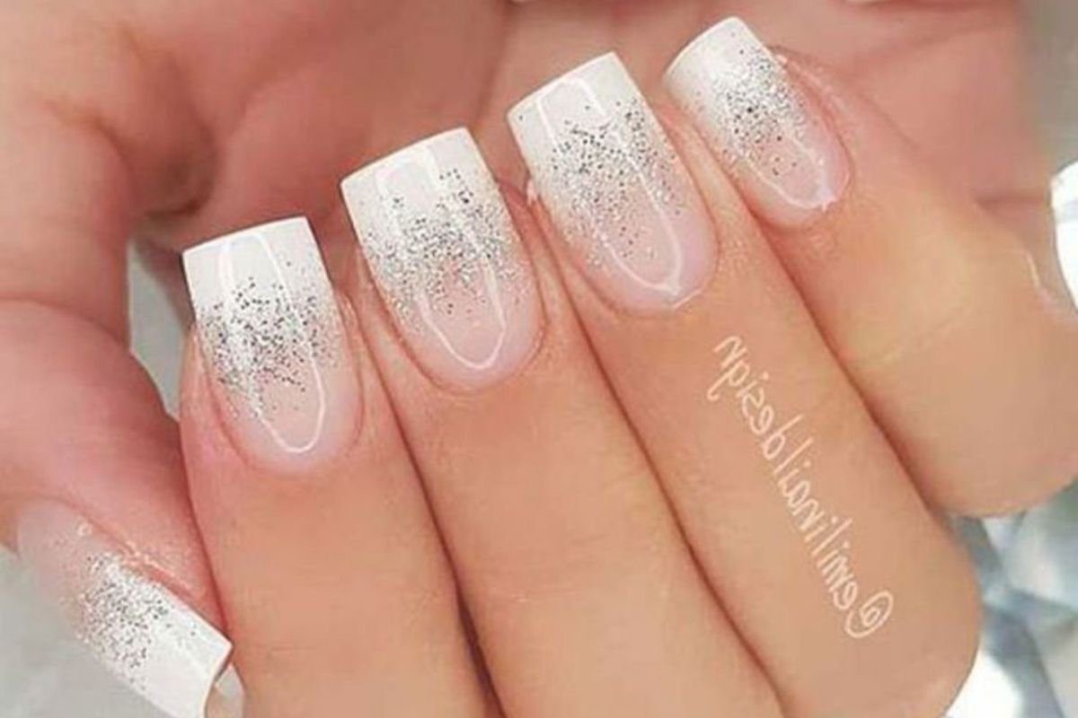 unha de gel branca francesinha