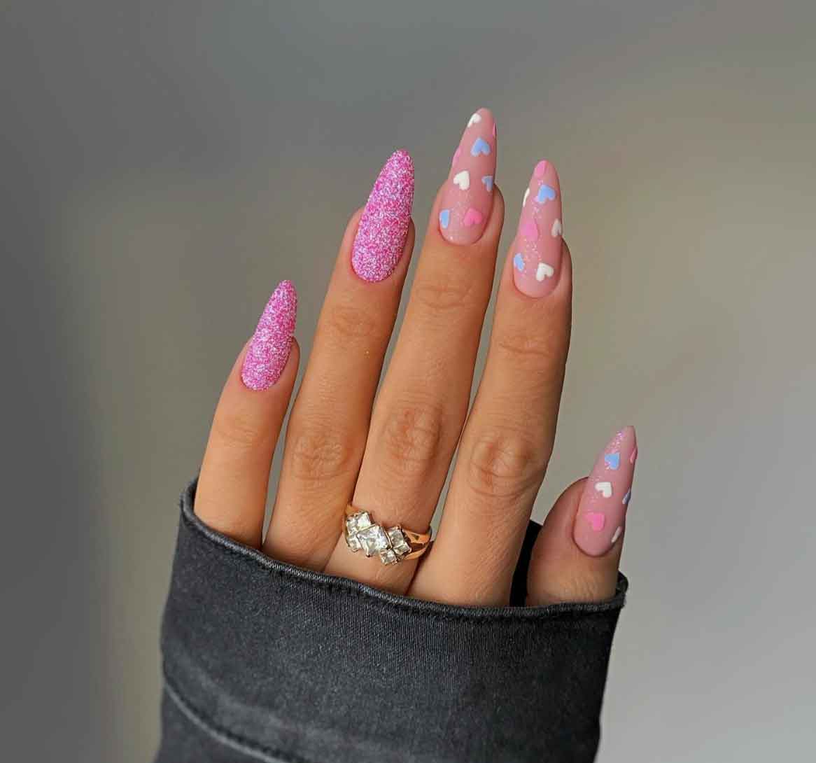 unha de gel decorada glitter rosa e prata
