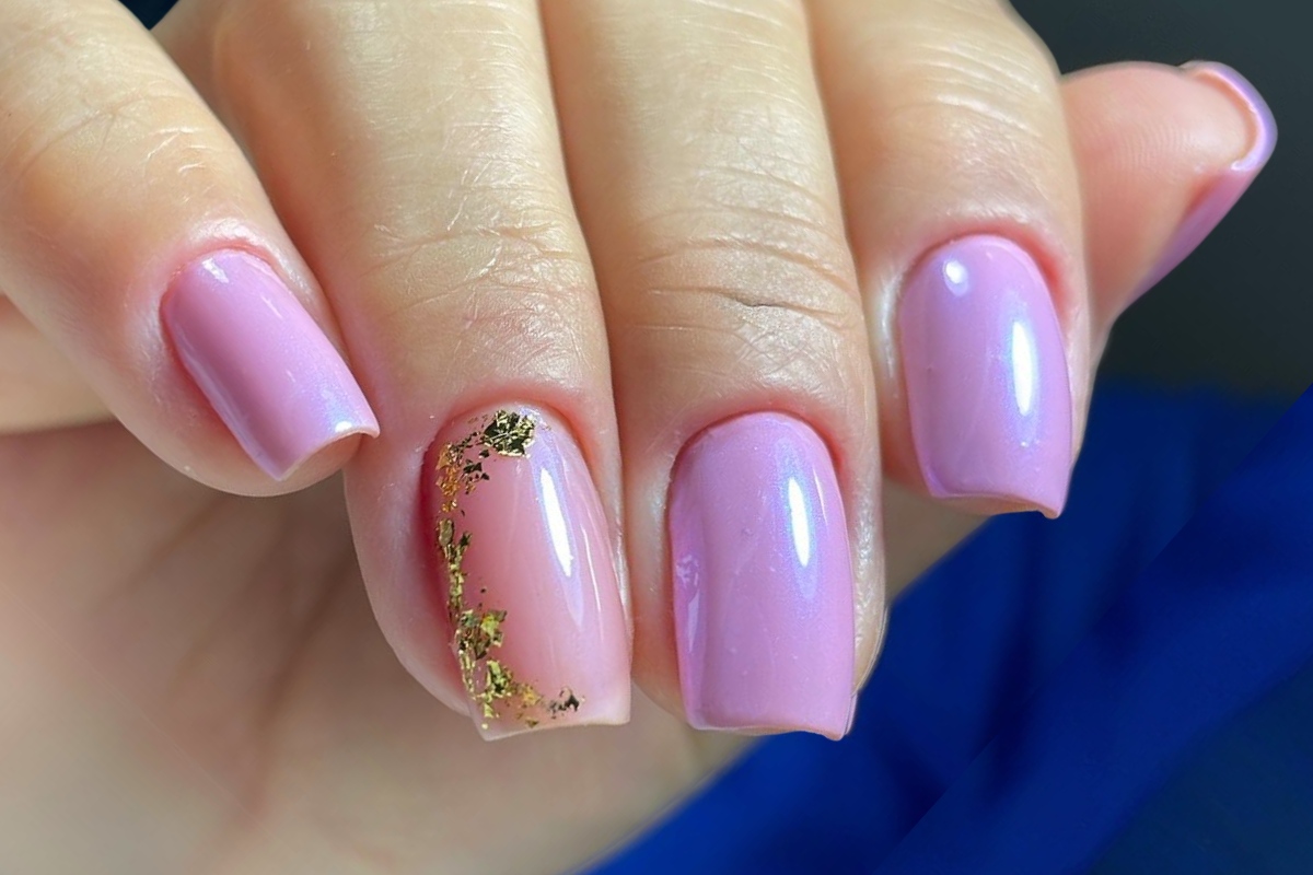 como fazer unha de gel decorada delicada com glitter passo a passo