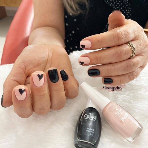 Como Combinar Esmalte Preto com Nude e Rosa Claro para um Look Chic