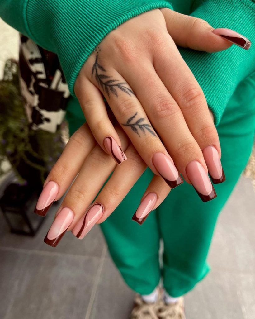 ideias de unhas de gel decoradas marrom para inspiração