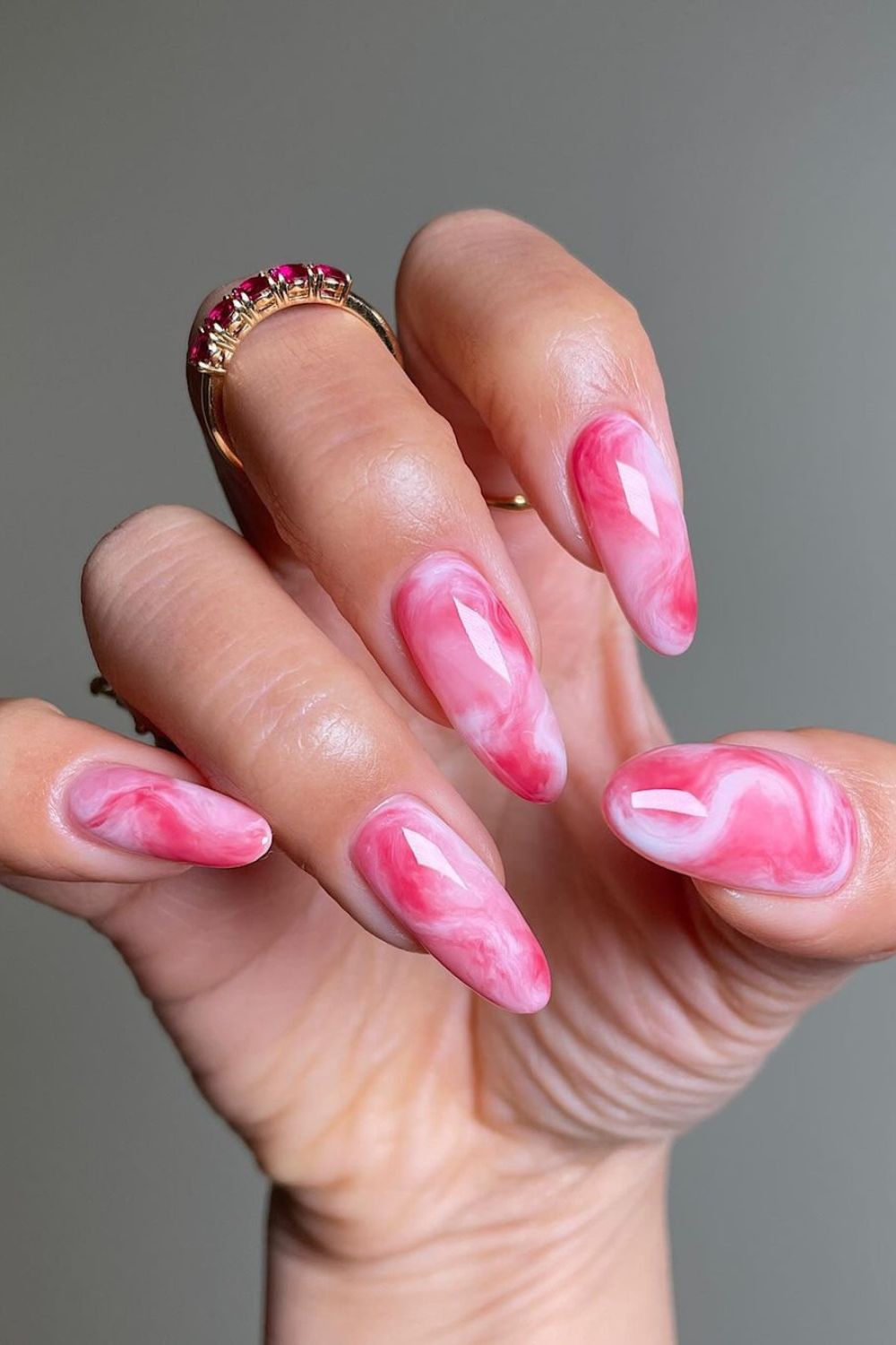 unha de gel decorada rosa