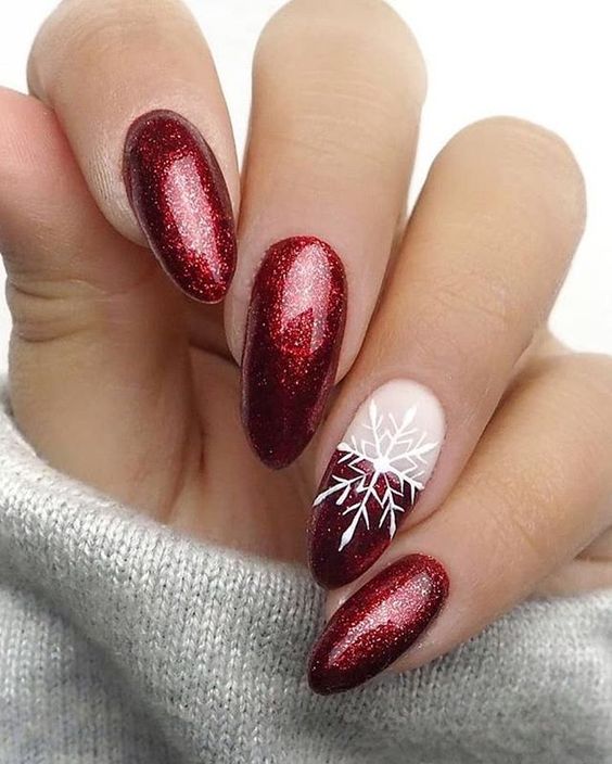 unha de gel vermelha e dourada natal