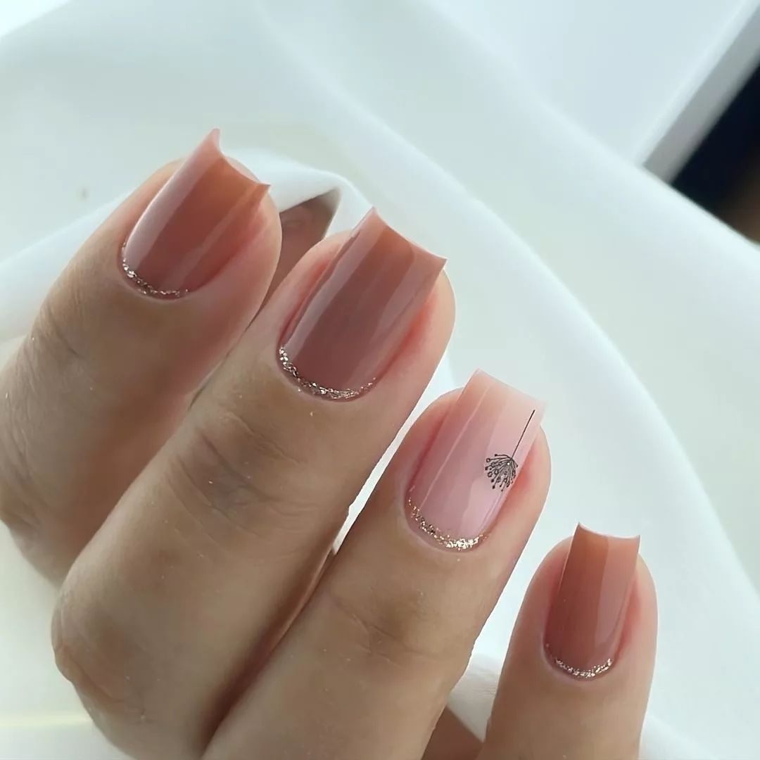 unha de gel com efeito olho de gato