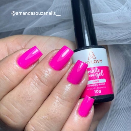 Combinações Perfeitas: O Que Usar com Suas Unhas de Gel Rosa