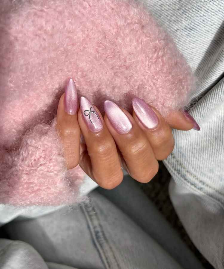 unha de gel rosa decorada