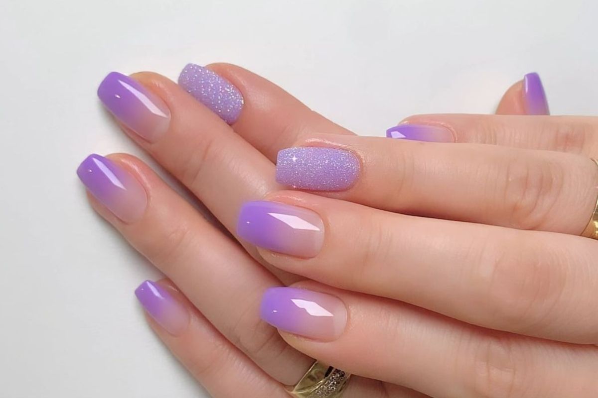 unha de gel roxa