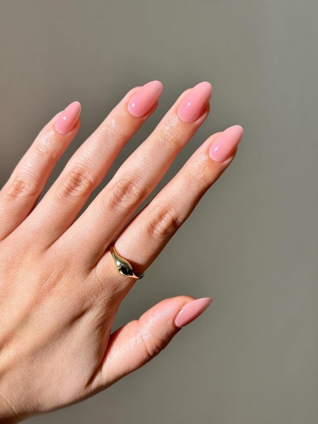 clean girl nails gel