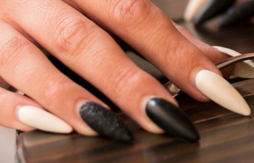 unhas de gel milk nails