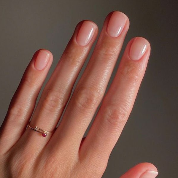 unhas de gel formato oval