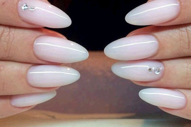 Unhas encapsuladas transparentes