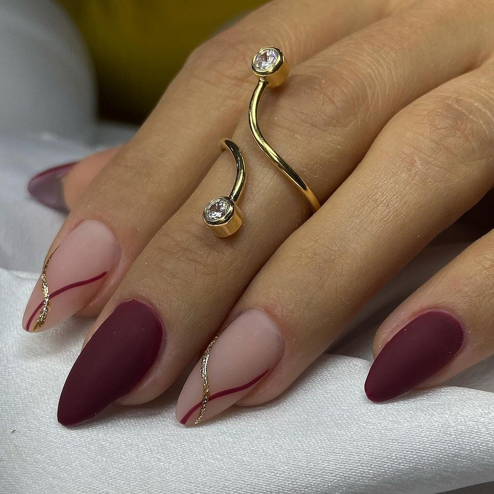 27 ideias unhas de gel vinho decoradas