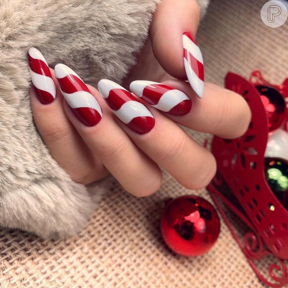 Dicas para Unhas de Natal Duradouras: Do Top Coat ao Réveillon