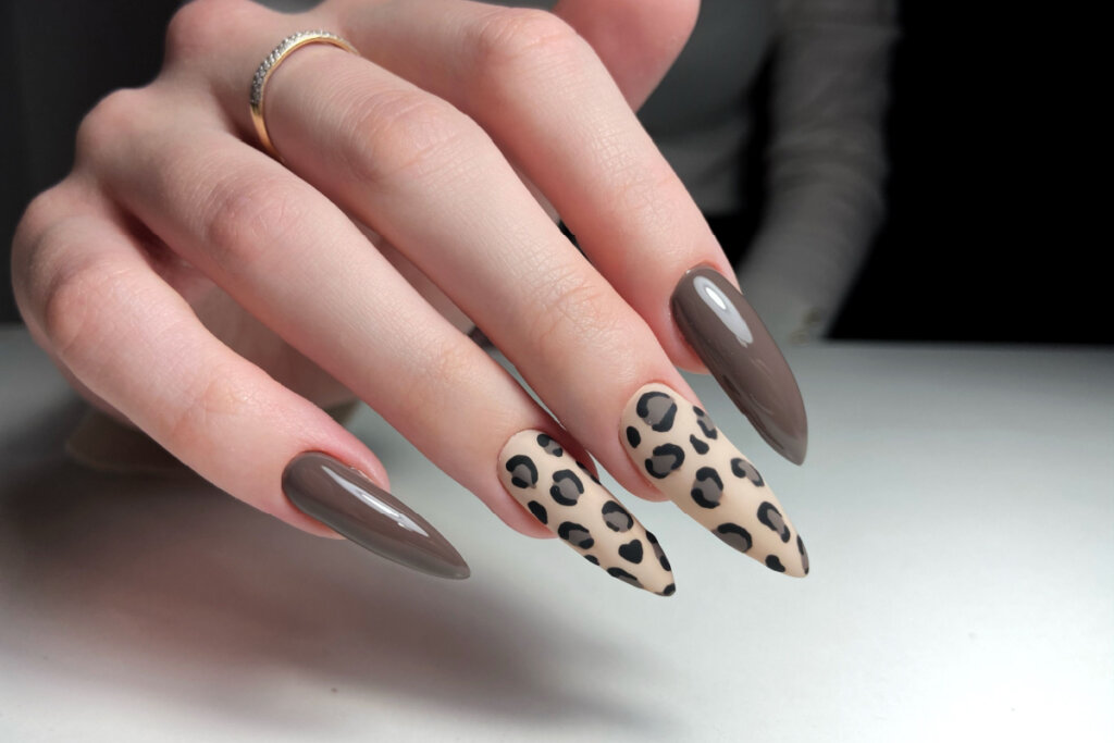 Tendências de Animal Print para Unhas: Além da Oncinha Clássica