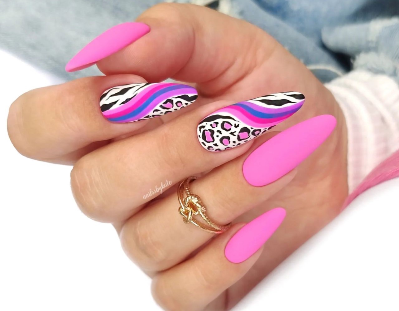 unha de oncinha rosa vs unha de oncinha tradicional