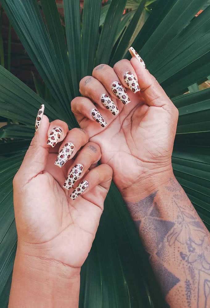 ideias de unhas de oncinha rosa para inspiração