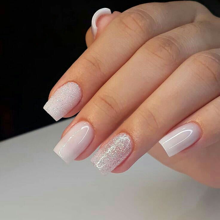 unhas douradas ano novo