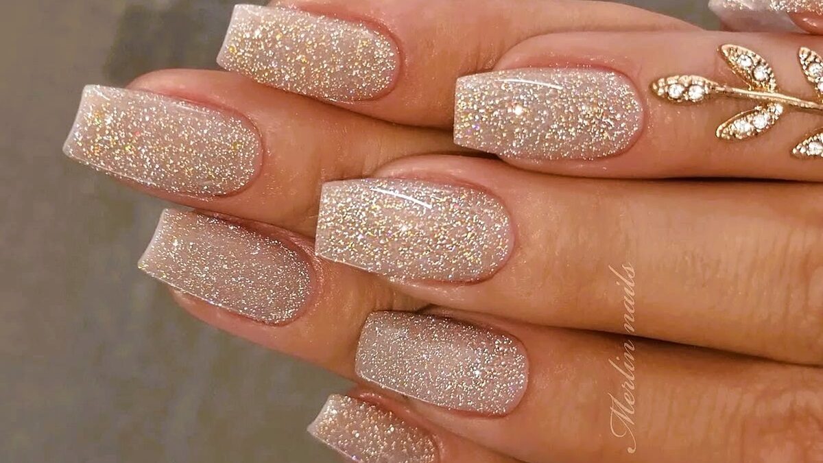unhas pratas ano novo