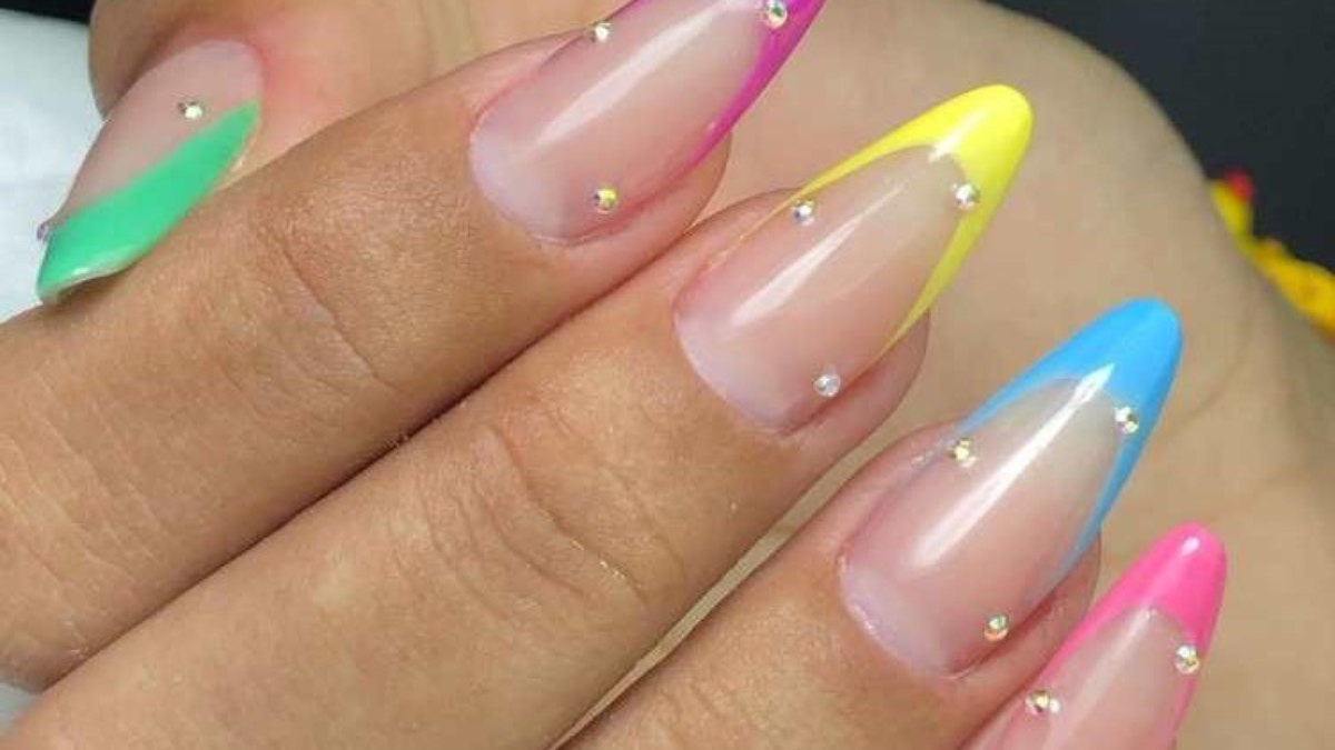 unha gel ou esmalte comum carnaval