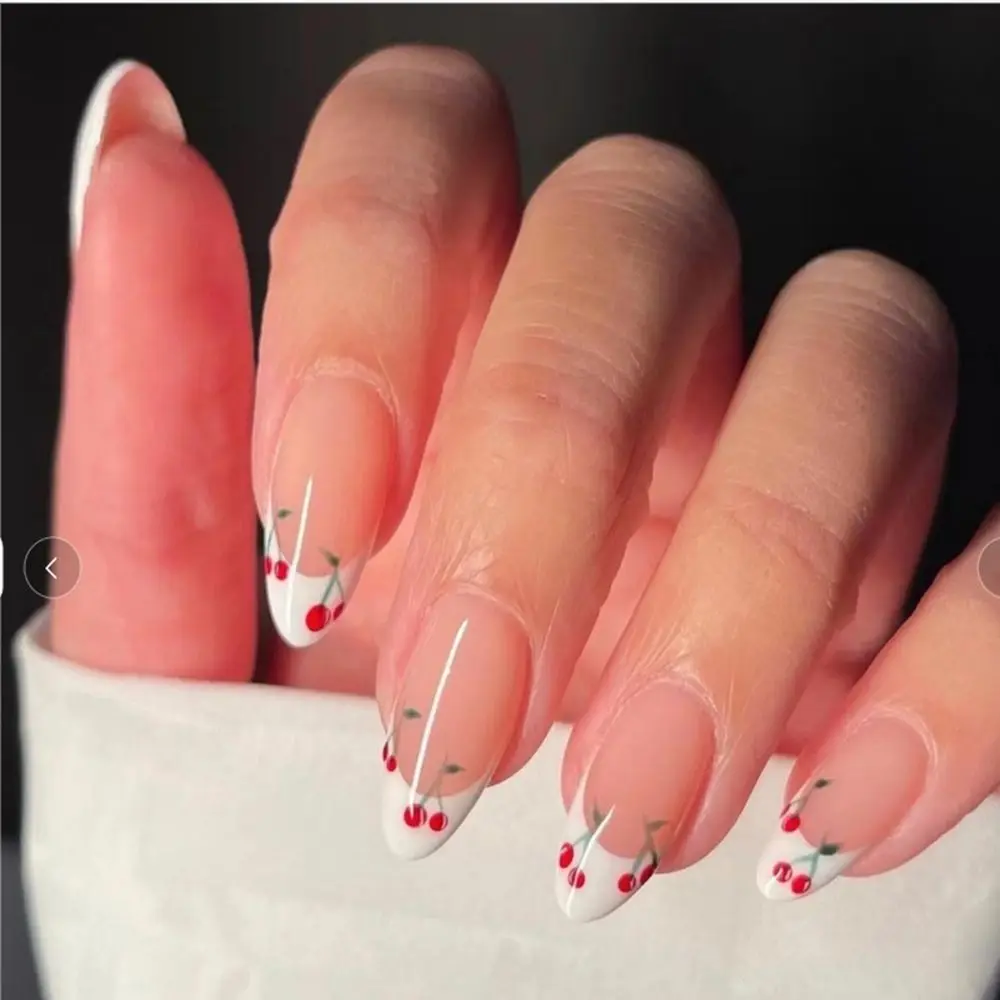 unhas vermelhas cereja